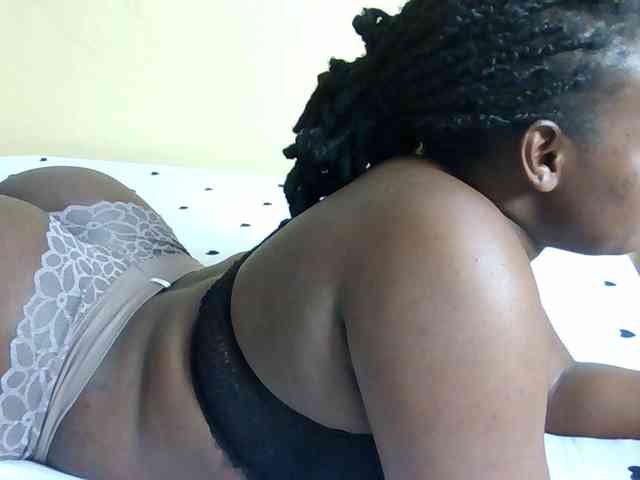 Horny-nasty-bitch webcam