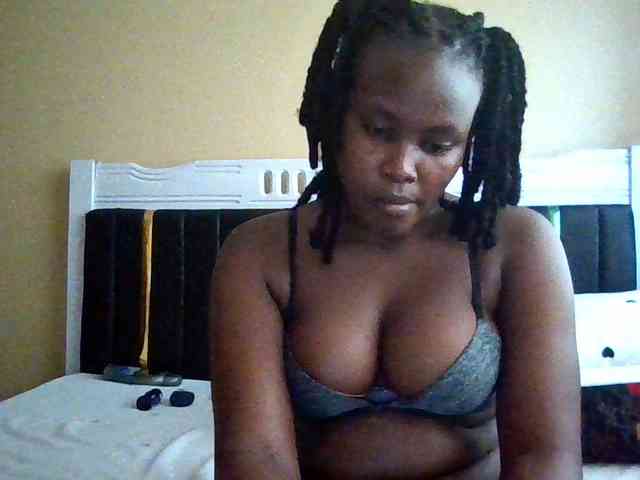 Horny-nasty-bitch webcam