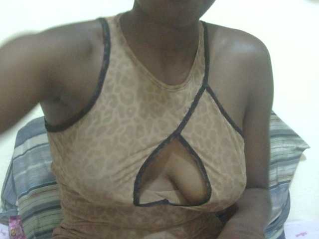 Marrie2's BongaCams show and profile