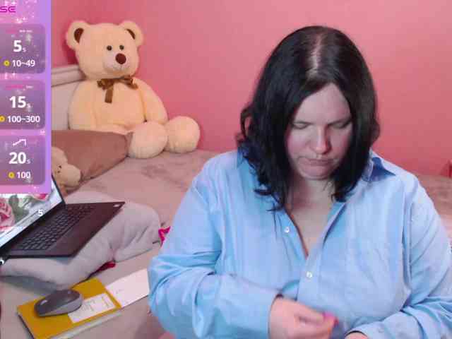 Alexandra-Ray Alexandra-Ray