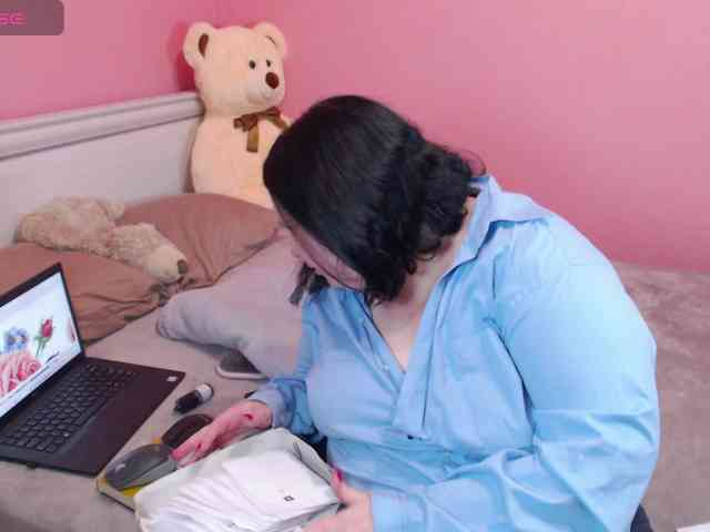 Alexandra-Ray Alexandra-Ray