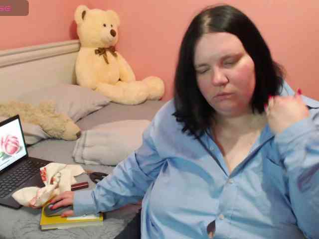 Alexandra-Ray Alexandra-Ray