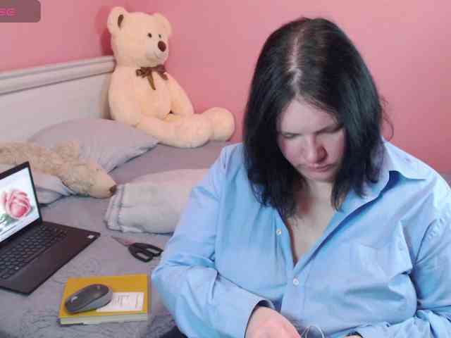 Alexandra-Ray Alexandra-Ray