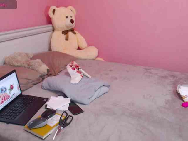 alexandra-ray webcam