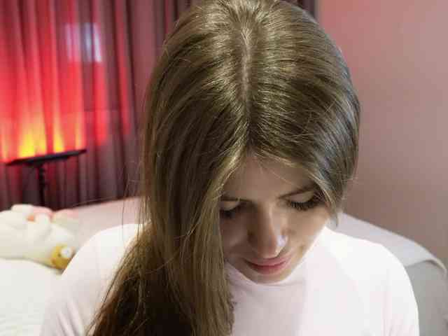 chat on live ChloeSpark