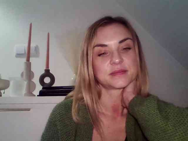 AshleyPerfect webcam