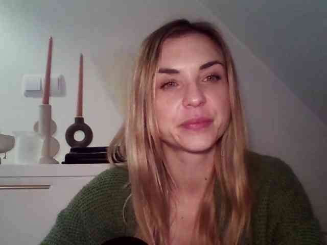 AshleyPerfect webcam