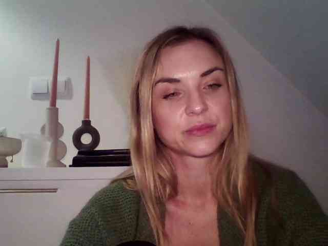 AshleyPerfect webcam