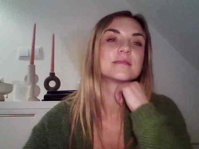 AshleyPerfect webcam