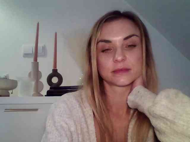 AshleyPerfect webcam