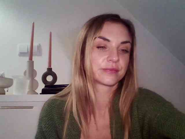 AshleyPerfect webcam