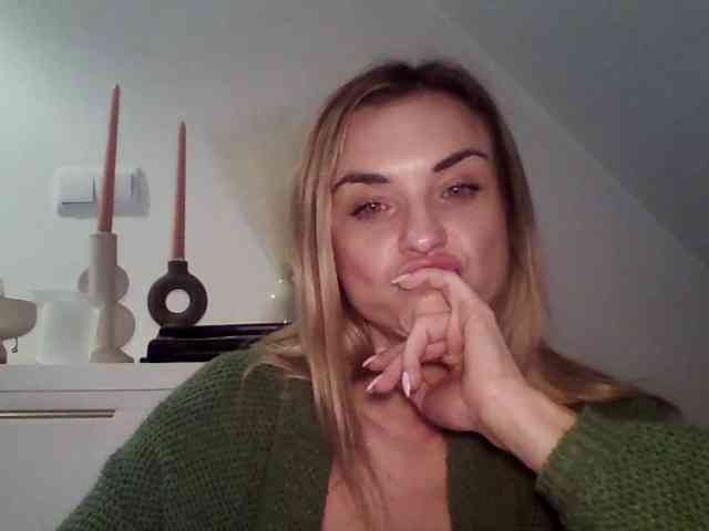 AshleyPerfect webcam