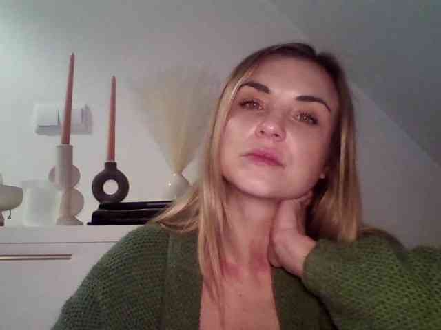 AshleyPerfect webcam