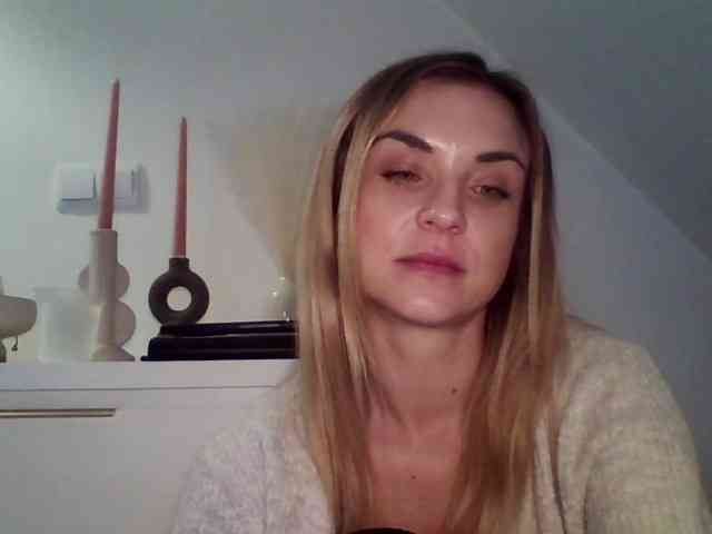 AshleyPerfect webcam