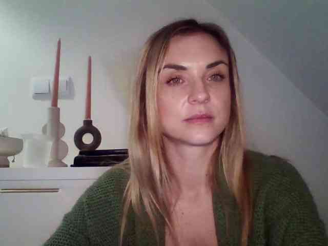 AshleyPerfect webcam