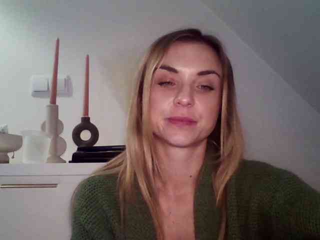 AshleyPerfect webcam