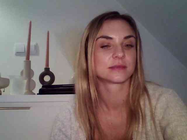 AshleyPerfect webcam