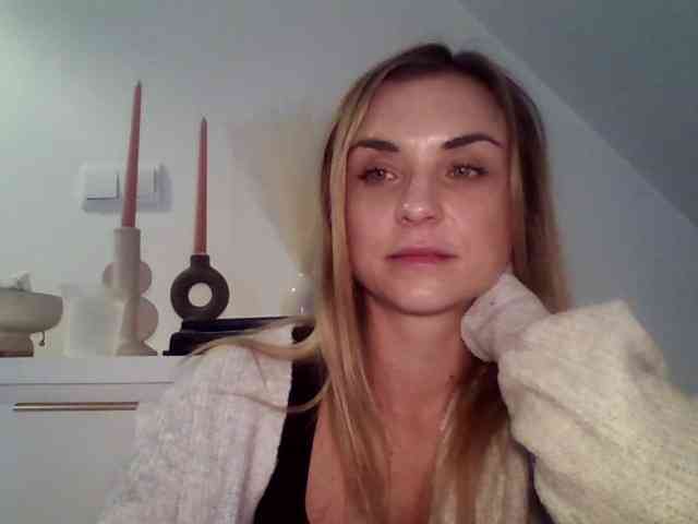 AshleyPerfect webcam