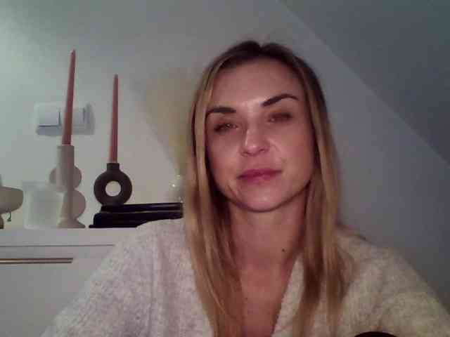 AshleyPerfect webcam