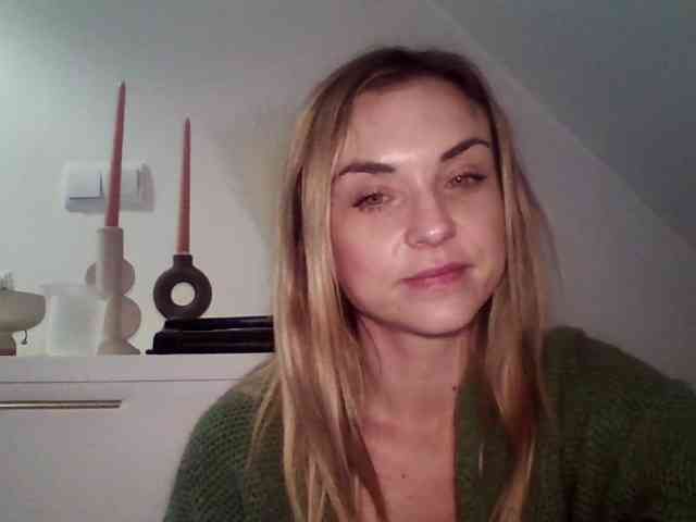 AshleyPerfect webcam