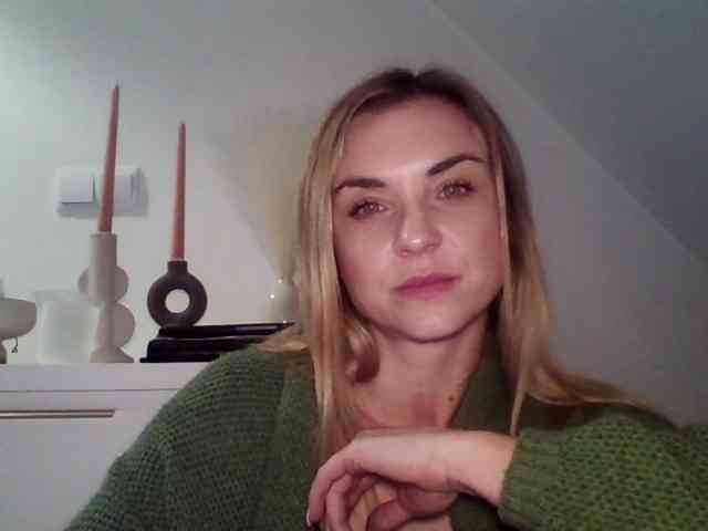 AshleyPerfect webcam