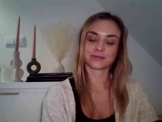 AshleyPerfect webcam