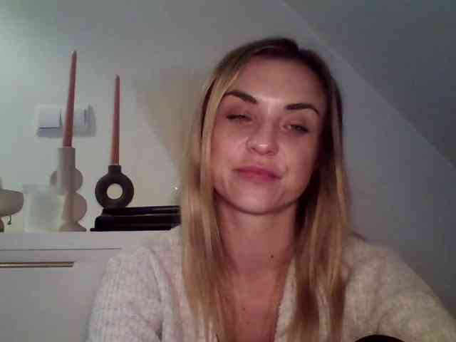 AshleyPerfect webcam