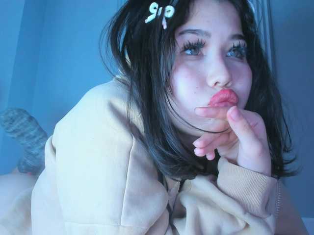 kimyjina's BongaCams show and profile