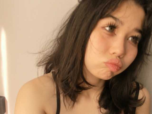 kimyjina's BongaCams show and profile