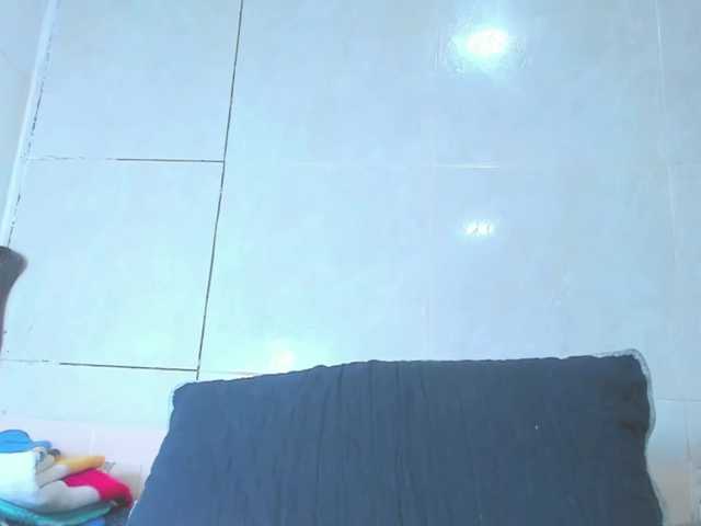 sacha09-L's BongaCams show and profile