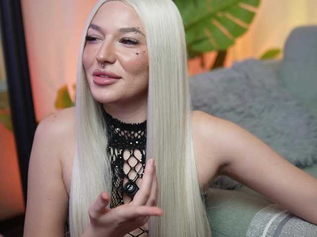 KayleeSmoke's BongaCams show and profile