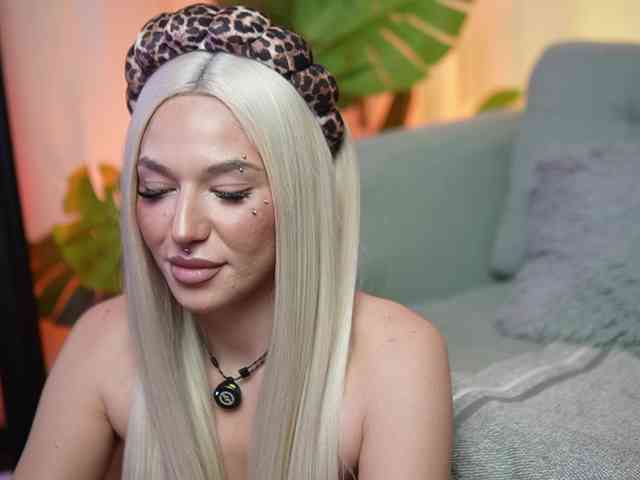 KayleeSmoke Live Webcam on BongaCams