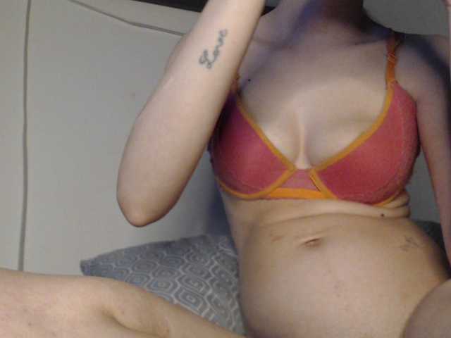 CarluyMessy's BongaCams show and profile