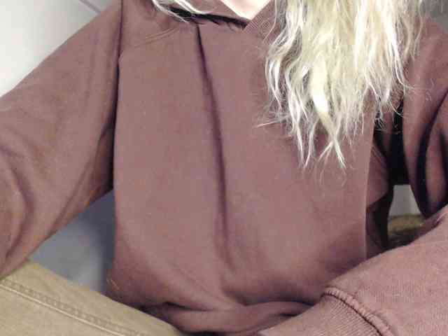 CarluyMessy Live Webcam on BongaCams