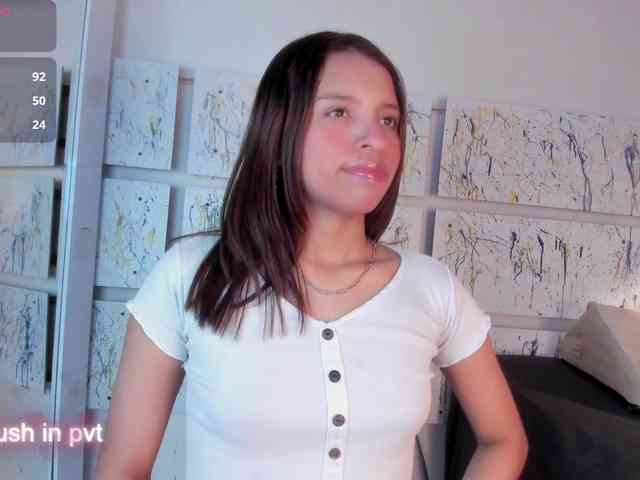 Laura-Serena webcam