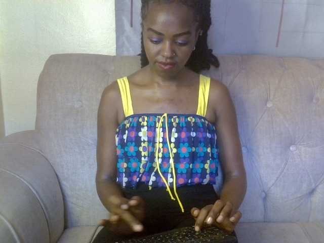 Tyra019a Live Cam on BongaCams