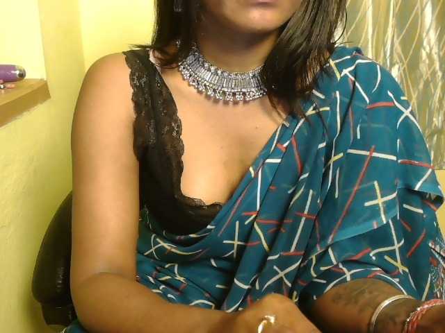 Stripiqueen's BongaCams show and profile