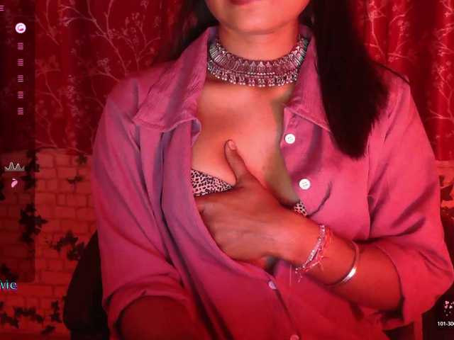 Stripiqueen's BongaCams show and profile