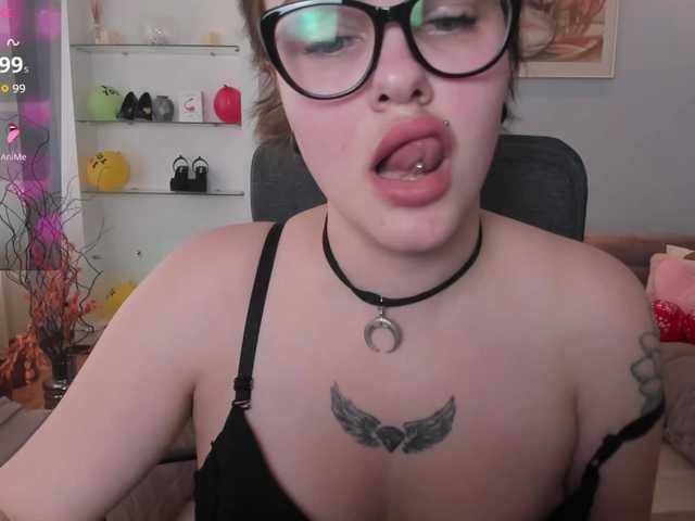 KamillaJei's BongaCams show and profile