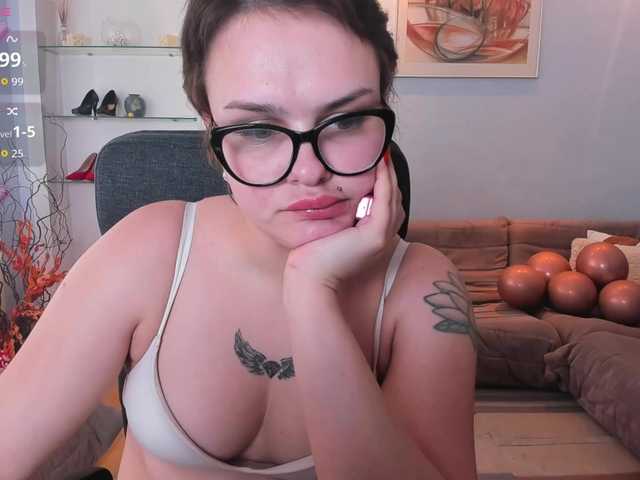 KamillaJei's BongaCams show and profile