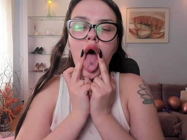 KamillaJei's BongaCams show and profile