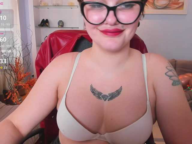 KamillaJei's BongaCams show and profile