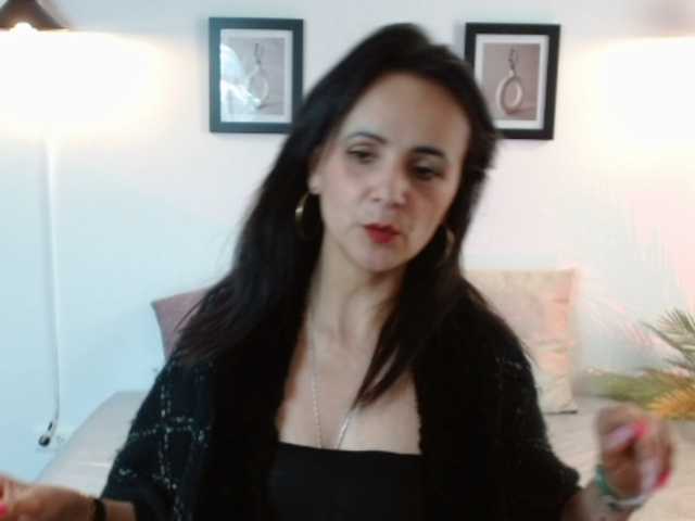 julianaLX's BongaCams show and profile