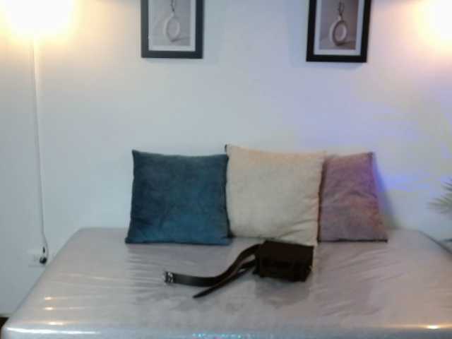 julianaLX's BongaCams show and profile