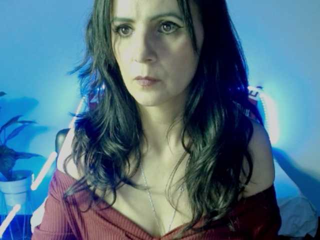 julianaLX's BongaCams show and profile