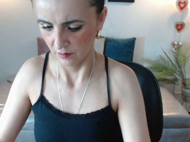 julianaLX's BongaCams show and profile