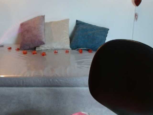 julianaLX's BongaCams show and profile