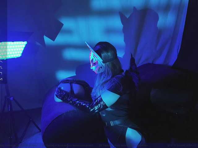 FemEnigma's BongaCams show and profile