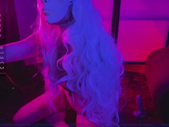 FemEnigma's BongaCams show and profile