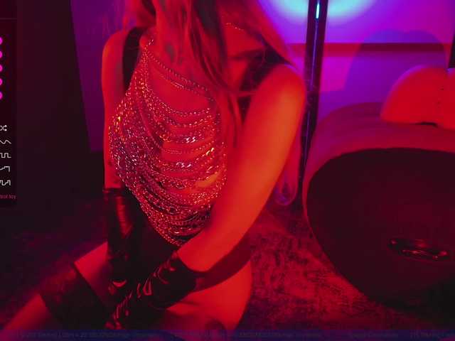 FemEnigma's BongaCams show and profile